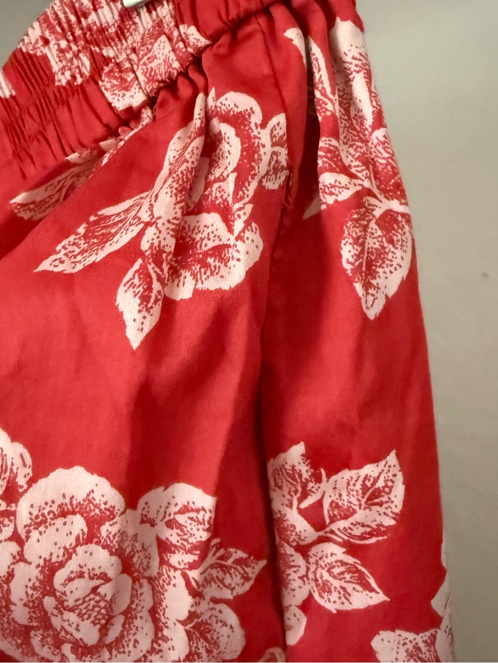 Like New Modcloth 100% Cotton Red &White Rose Print Pull-On Retro Style Skirt - Picture 6 of 8